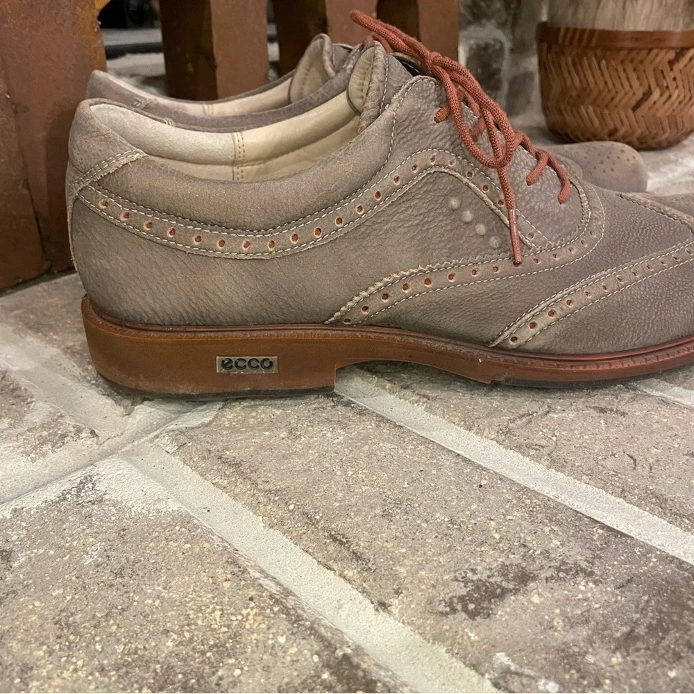 ECCO Men's Taupe Wingtip Tour Hybrid Golf Shoes Size 10.5
